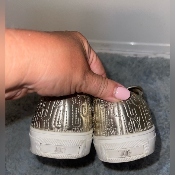 Juicy Couture RUBY sz 7 gold slip on sneakers - Picture 4 of 8